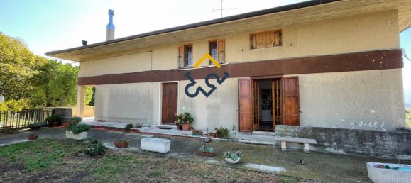 4 bedrooms House in Acquaviva Picena, Italy No. 17404 74