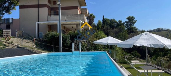 4 bedrooms House in Acquaviva Picena, Italy No. 17404 13