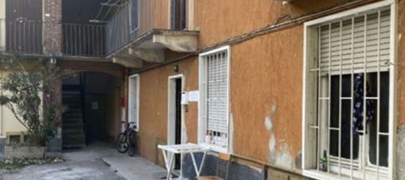 2-salle Appartement à Monza, Italy No. 99504 8