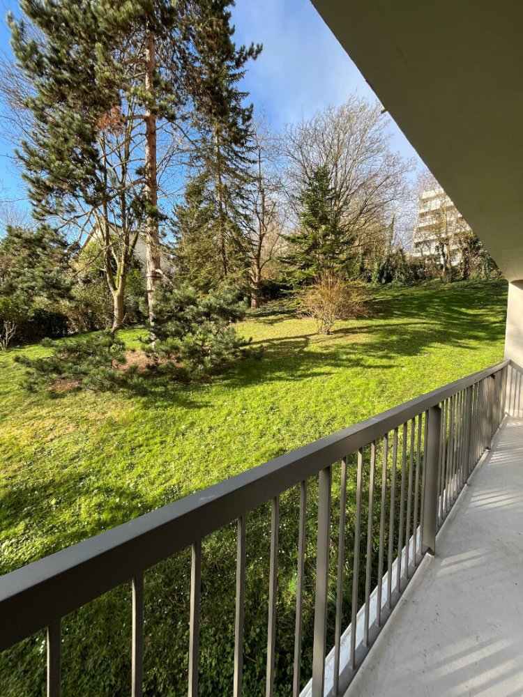 2 bedrooms Apartment in Le Pecq, France No. 132461