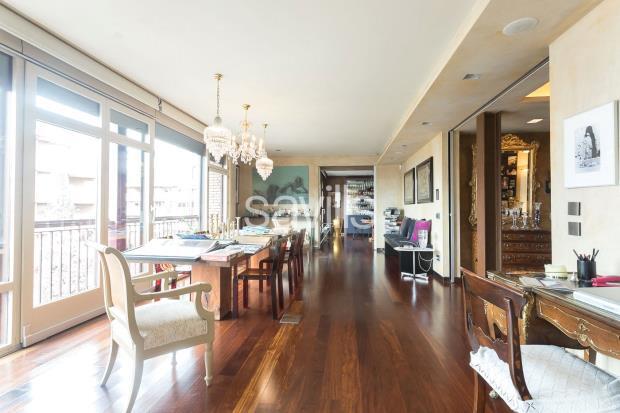 4 chambres Appartement à Barcelona, Spain No. 182348