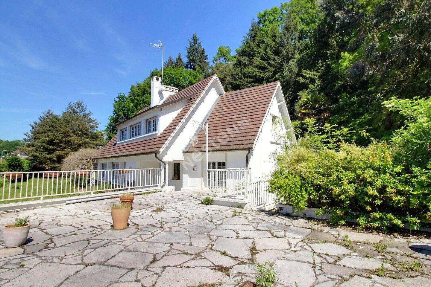 4 bedrooms House in Epernon, France No. 156525