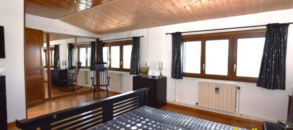 4 bedrooms Townhouse in Preny, France No. 64902 6