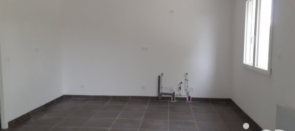 3 bedrooms House in Lion-en-Sullias, France No. 63965 9