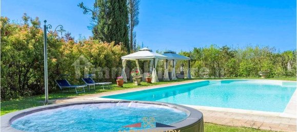 19 غرف نوم فيلا في Foiano della Chiana, Italy رقم 63198 9