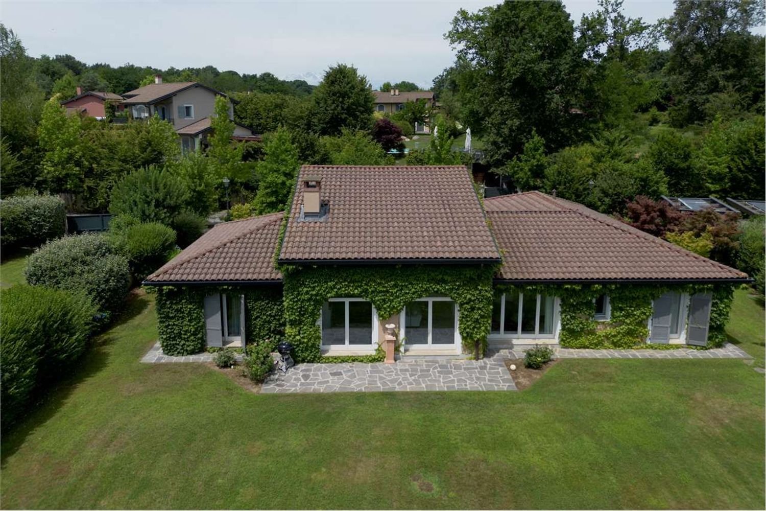 Вилла с 12 комнатами в Богоньо, Италия № 276283