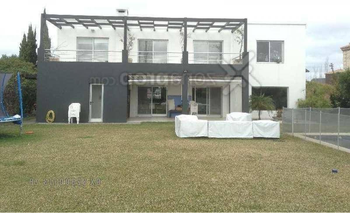 3 bedrooms House in Tigre, Argentina No. 17623