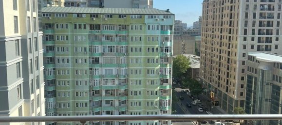 Apartamento de 3 dormitorios en Baku, Azerbaijan No. 2160 4