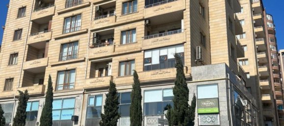 Apartamento de 3 dormitorios en Baku, Azerbaijan No. 2160 2