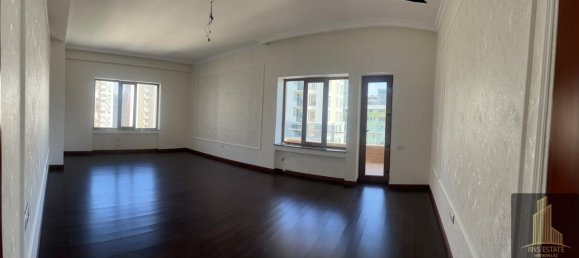 Apartamento de 3 dormitorios en Baku, Azerbaijan No. 2160 8
