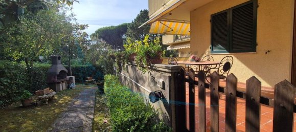 3-salle Appartement à Rosignano Marittimo, Italy No. 161824 2