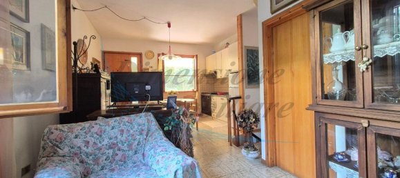 3-salle Appartement à Rosignano Marittimo, Italy No. 161824 10