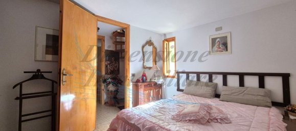 3-salle Appartement à Rosignano Marittimo, Italy No. 161824 18