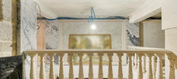 488m² Commercial property in Porto, Portugal No. 98225 5