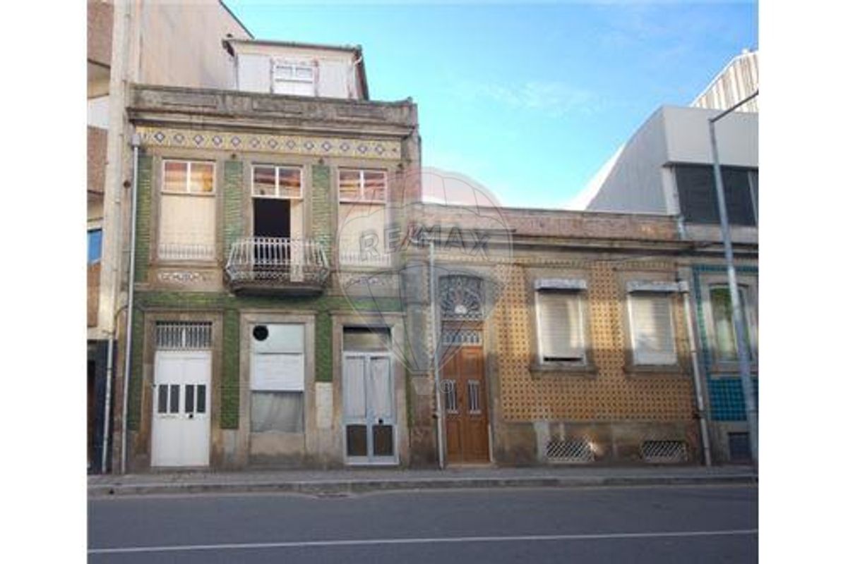 3 bedrooms House in Porto, Portugal No. 169085