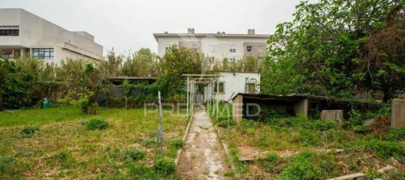 2000m² Land in Lisbon, Portugal No. 86037 2