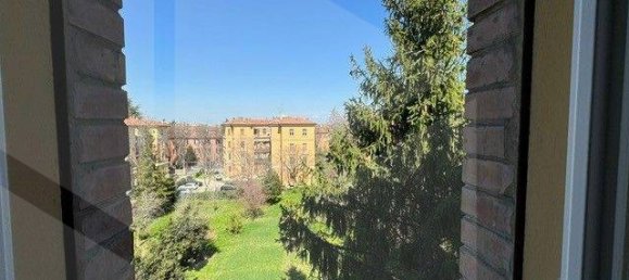 4-salle Appartement à Bologna, Italy No. 34476 2