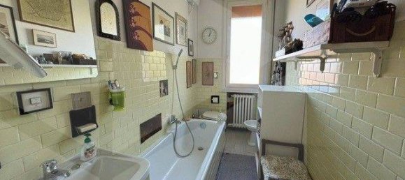 4-salle Appartement à Bologna, Italy No. 34476 10