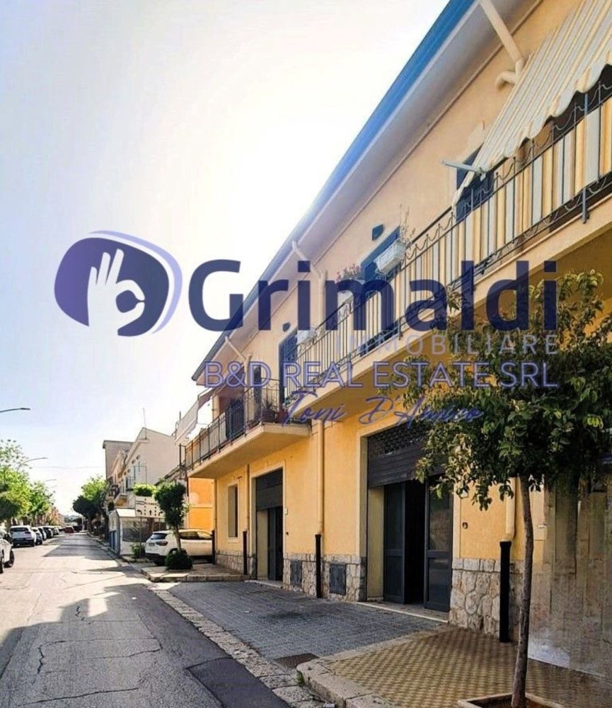 Gewerbliche Immobilie in Santa Flavia, Italy 115m², Nr. 325416