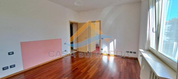 4 rooms Apartment in Desenzano del Garda, Italy No. 102504 14