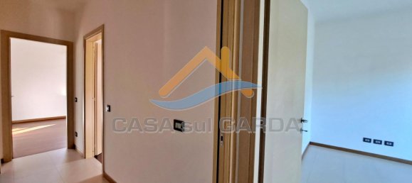 4 rooms Apartment in Desenzano del Garda, Italy No. 102504 16