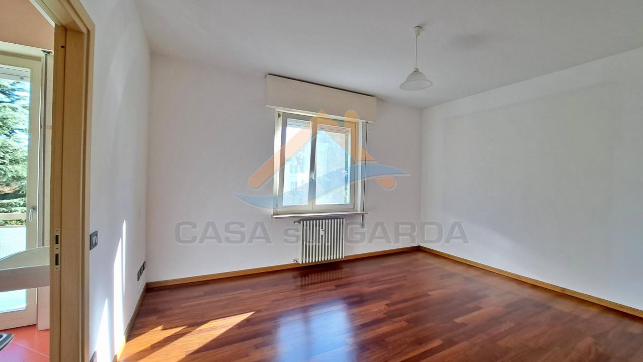 4 rooms Apartment in Desenzano del Garda, Italy No. 102504