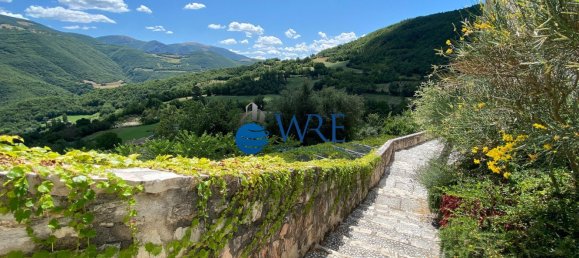 Dúplex de 4 habitaciónes en Sellano, Italy No. 125147 3