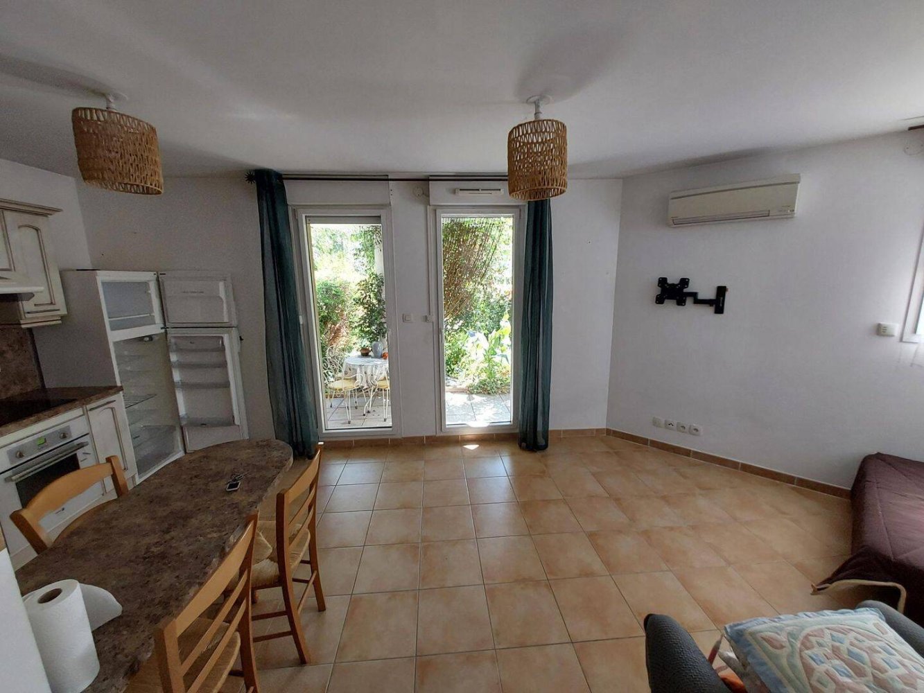 1 bedroom Apartment in L'Isle-sur-la-Sorgue, France No. 326510