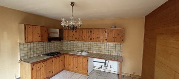 2 bedrooms House in Egletons, France No. 103053 4