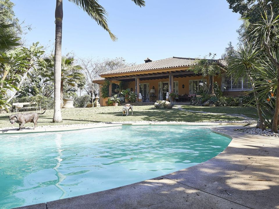 5 bedrooms Villa in Marbella, Spain No. 279364