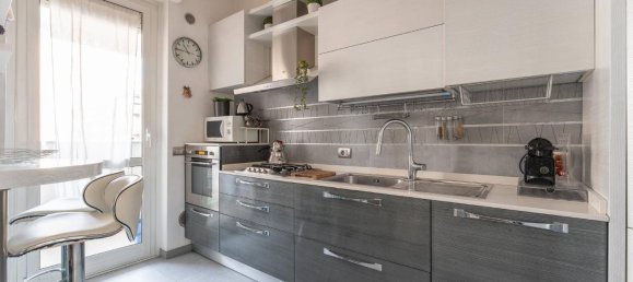 3-salle Appartement à Sesto San Giovanni, Italy No. 130553 8
