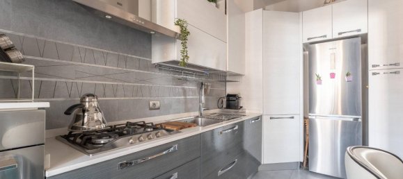 3-salle Appartement à Sesto San Giovanni, Italy No. 130553 10