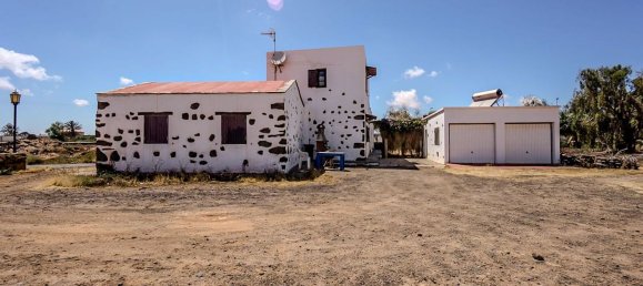 5 Schlafzimmer Villa in La Oliva, Spain, Nr. 143979 2