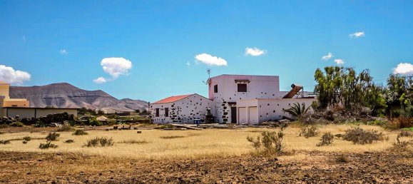 5 Schlafzimmer Villa in La Oliva, Spain, Nr. 143979 4