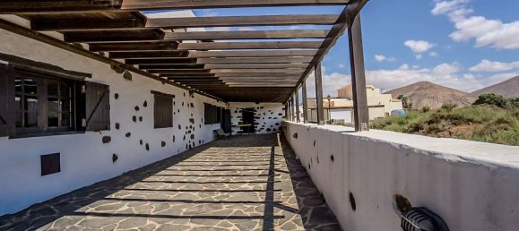 5 Schlafzimmer Villa in La Oliva, Spain, Nr. 143979 36