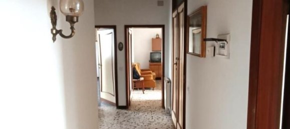 6غرفة شقة في Terranuova Bracciolini, Italy رقم 233209 5