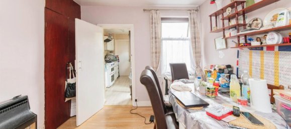 3 bedrooms Commercial property in Watford, United Kingdom No. 6085 19