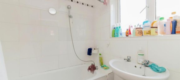 3 bedrooms Commercial property in Watford, United Kingdom No. 6085 27