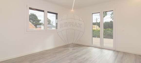 4 bedrooms Villa in Sesimbra, Portugal No. 170684 18