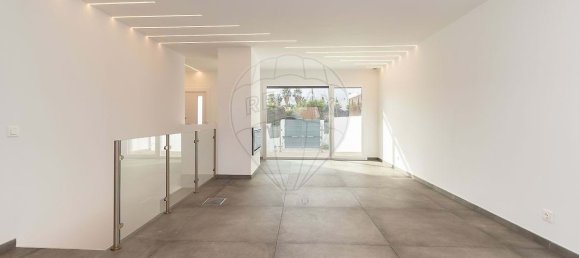 4 bedrooms Villa in Sesimbra, Portugal No. 170684 6