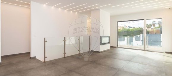 4 bedrooms Villa in Sesimbra, Portugal No. 170684 5