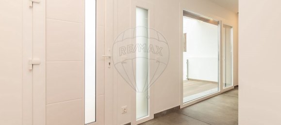 4 bedrooms Villa in Sesimbra, Portugal No. 170684 2