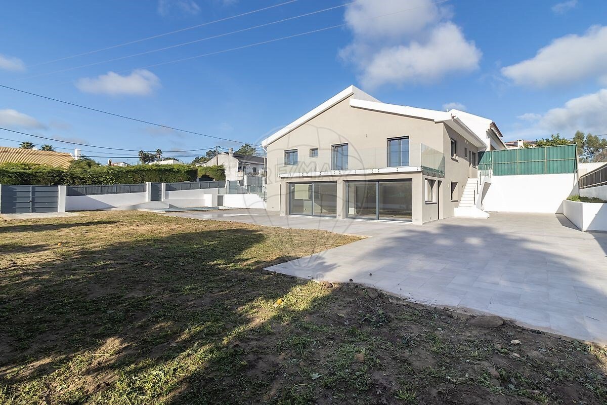 4 bedrooms Villa in Sesimbra, Portugal No. 170684