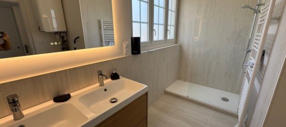 2 bedrooms Apartment in Angers, France No. 323453 3