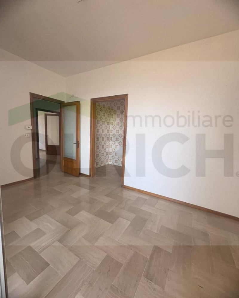 2 Schlafzimmer Wohnung in Barletta, Italy, Nr. 346955