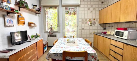 3-salle Appartement à Goito, Italy No. 314765 3