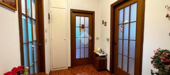3-salle Appartement à Goito, Italy No. 314765 2