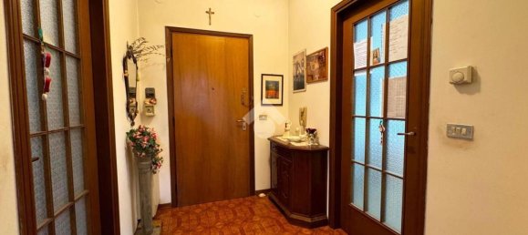3-salle Appartement à Goito, Italy No. 314765 10