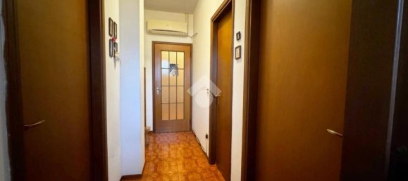 3-salle Appartement à Goito, Italy No. 314765 16