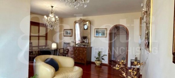 Penthouse T4 em Paola, Italy N.º 321927 6